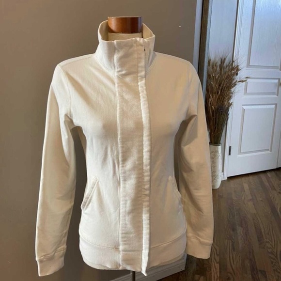 Lululemon jacket sz 6 - Picture 2 of 4